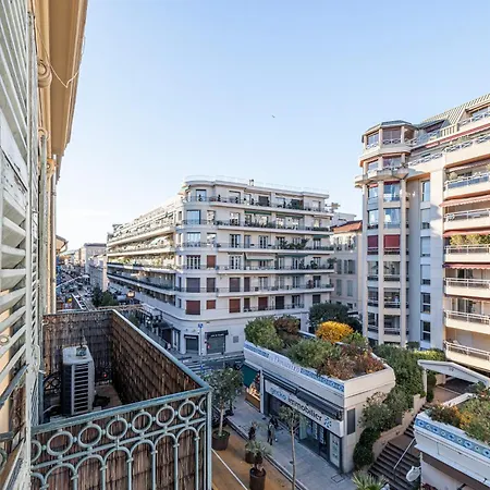 Naomi Otel Nice