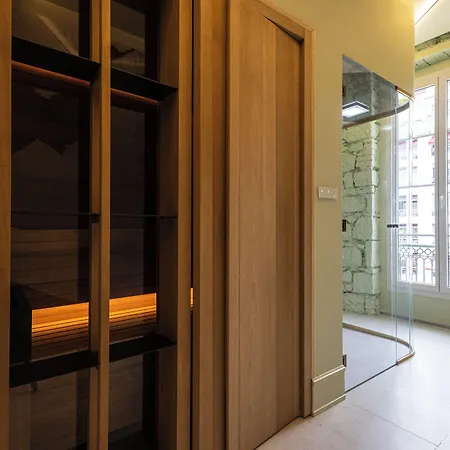 Otel Naomi 3*