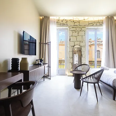 Naomi