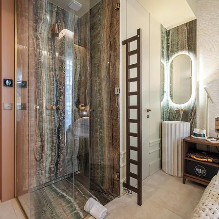 Hotel Naomi Nice