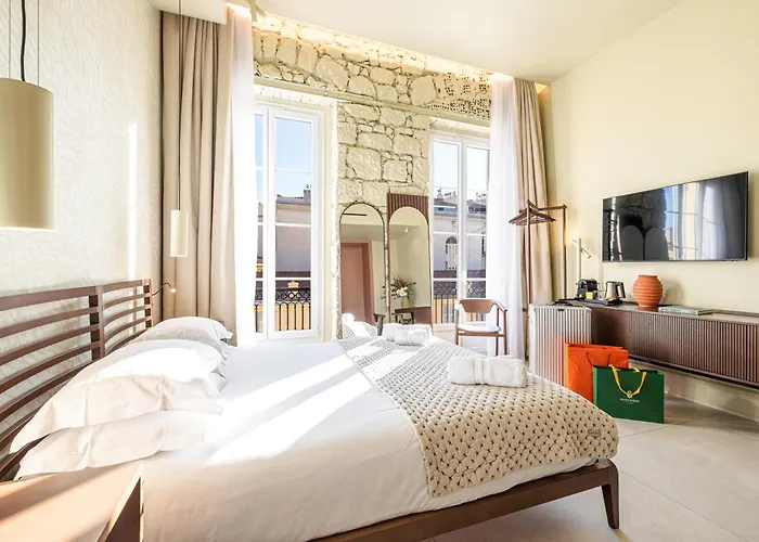 Hotel Naomi Nice