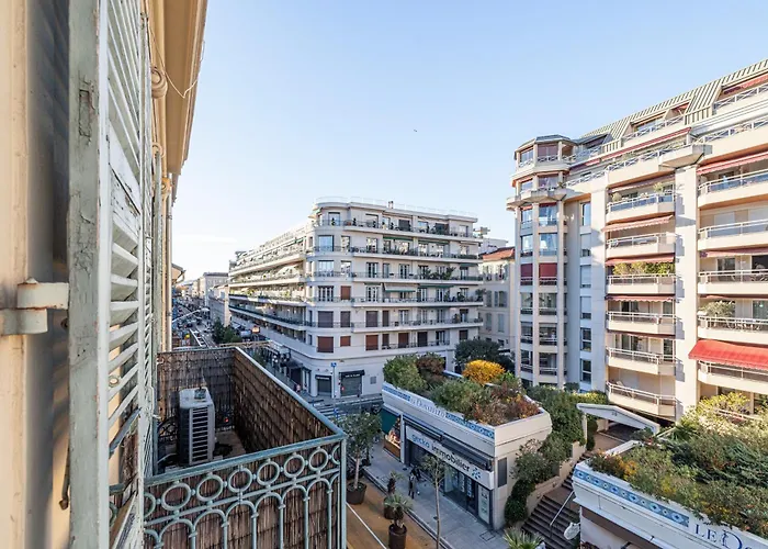 Naomi Hotel Nizza