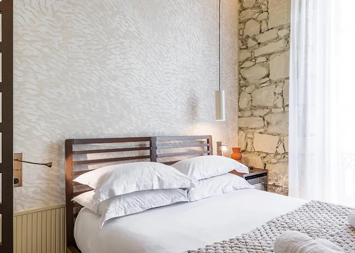 Naomi Hotel 3*