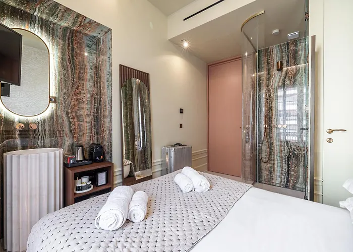 Hotel Naomi 3*