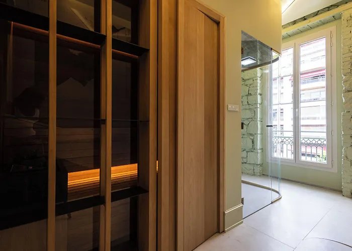 Hotel Naomi 3*