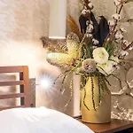 Naomi Hotel 3*