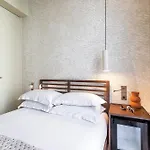Hotel Naomi