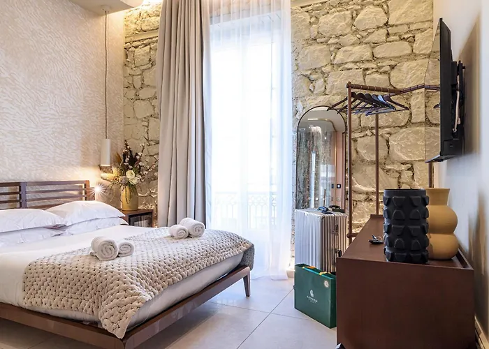 Naomi Otel 3*